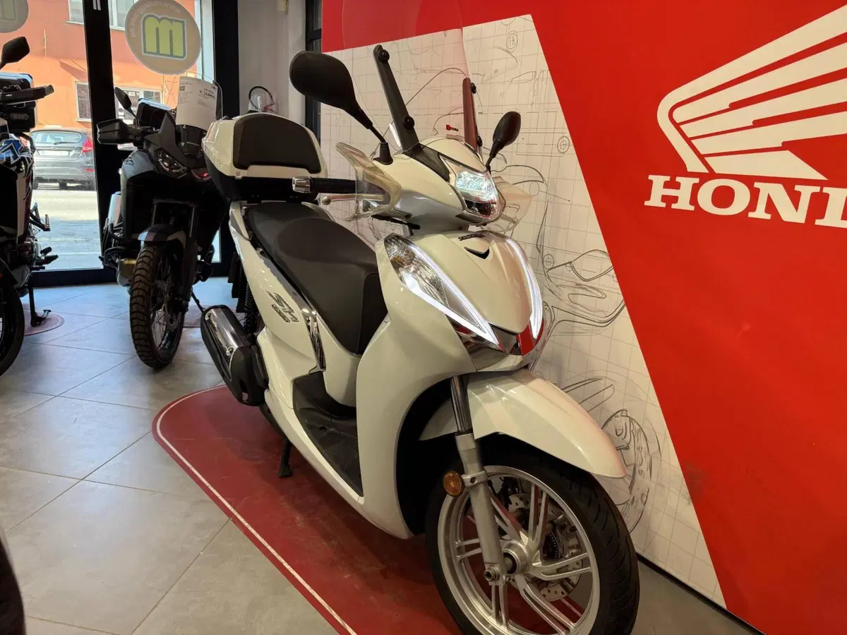 Honda SH 300 i ABS (2016 - 20) (14)