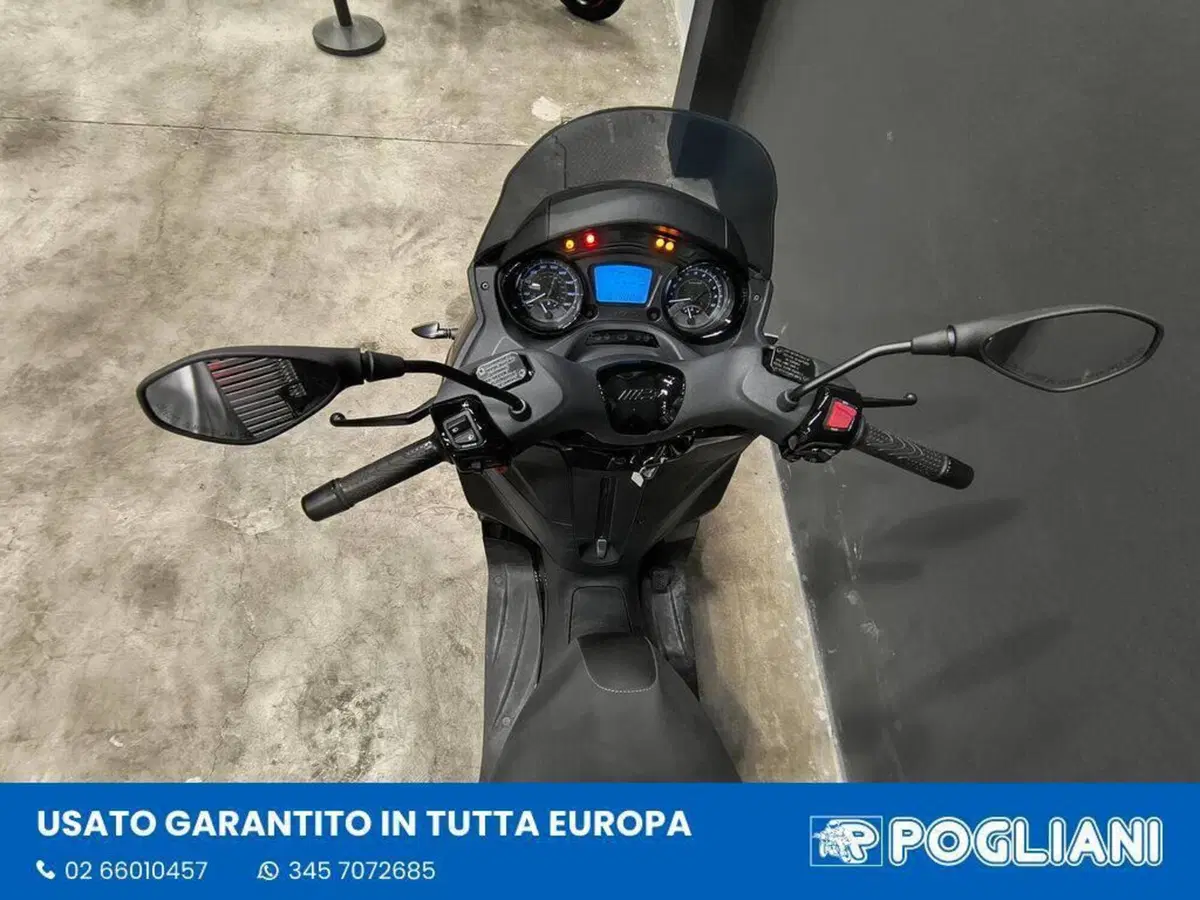 Piaggio MP3 300 ABS Hpe (2021 - 24) (12)