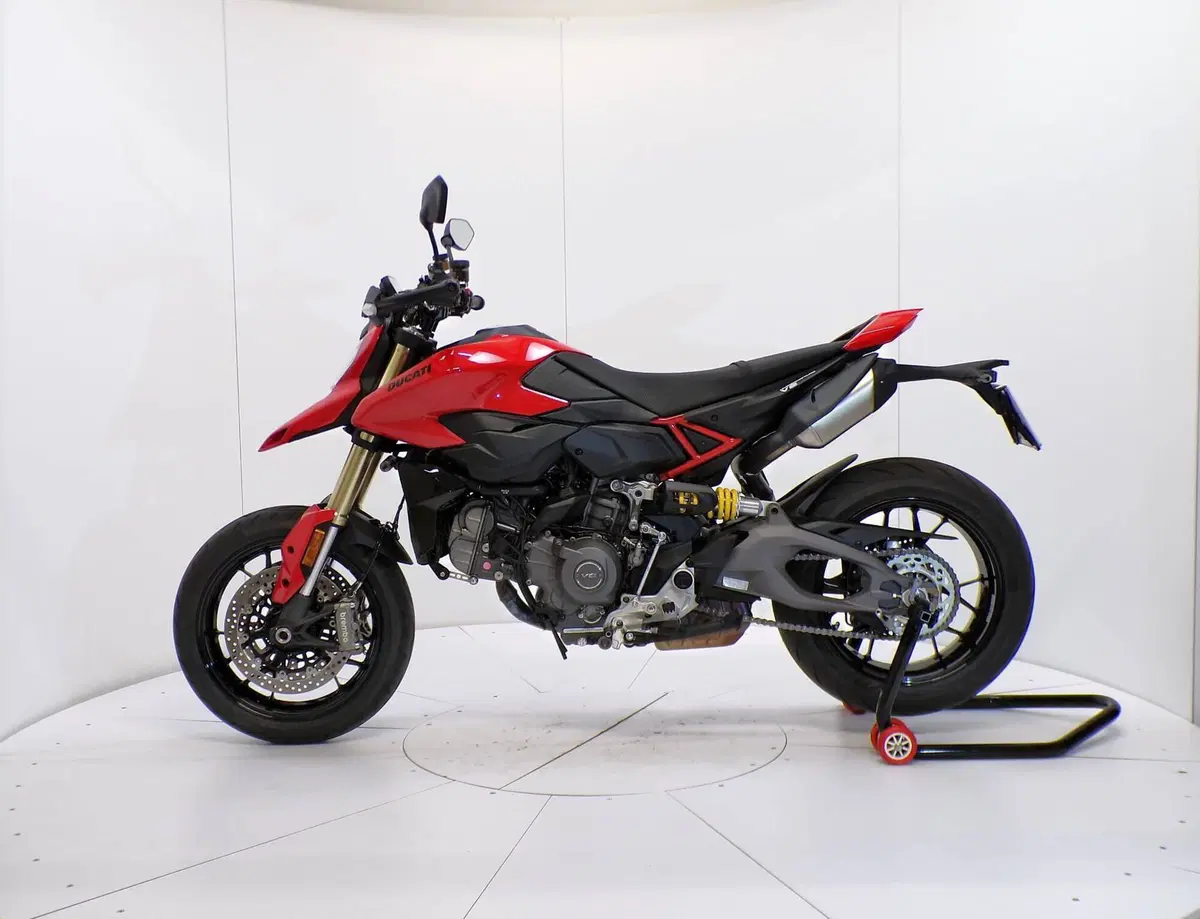 Ducati Hypermotard V2 (2026) (4)