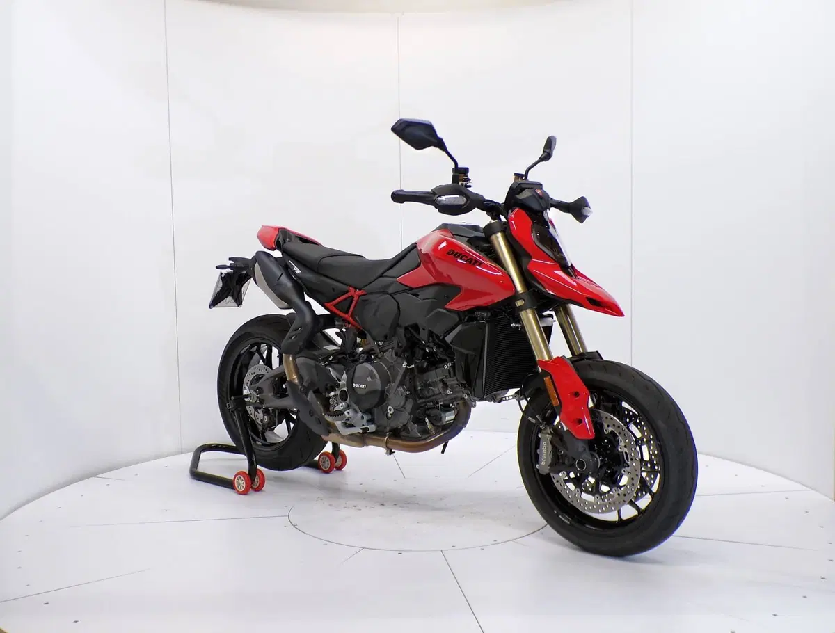 Ducati Hypermotard V2 (2026) (2)