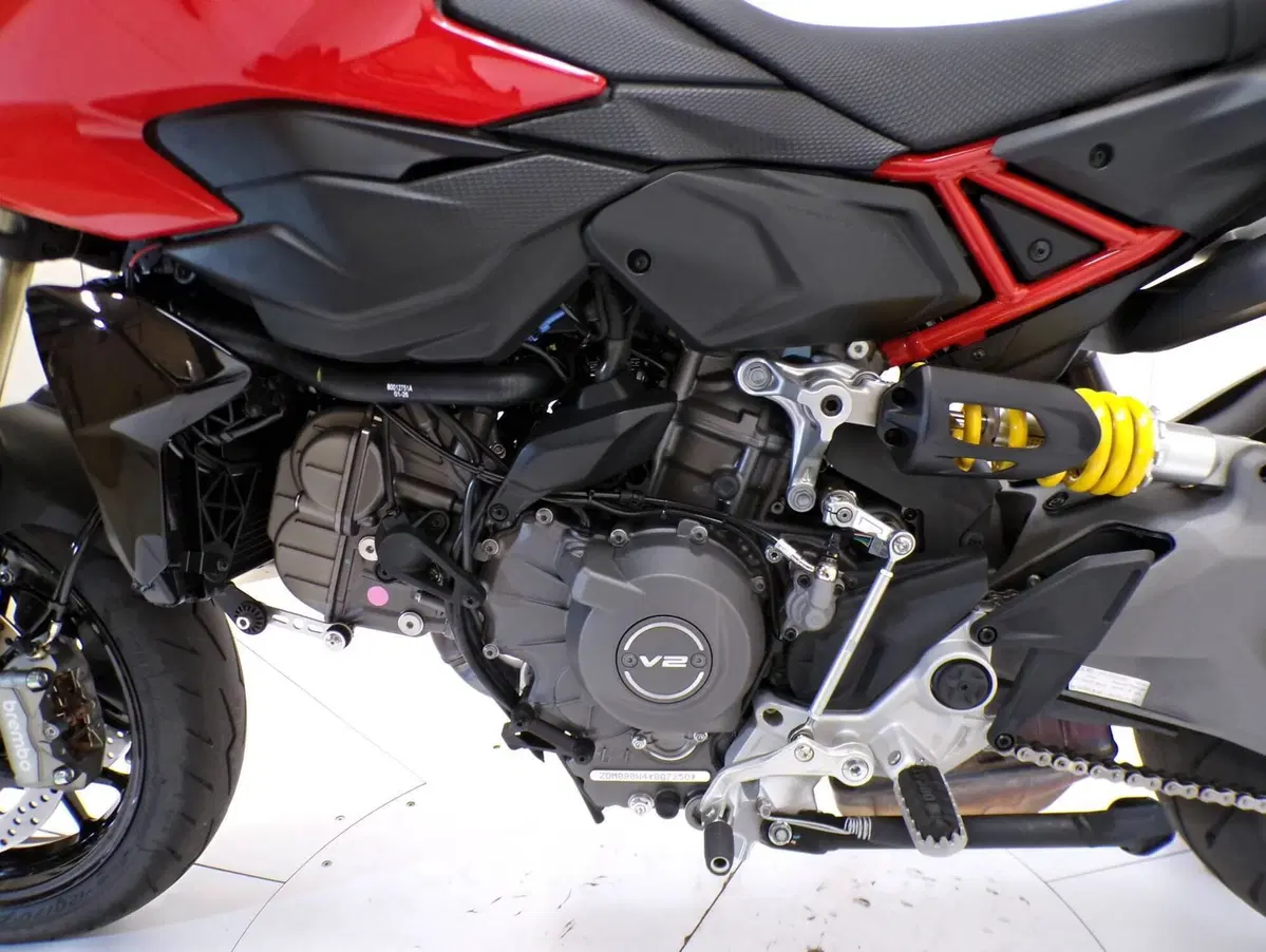 Ducati Hypermotard V2 (2026) (7)