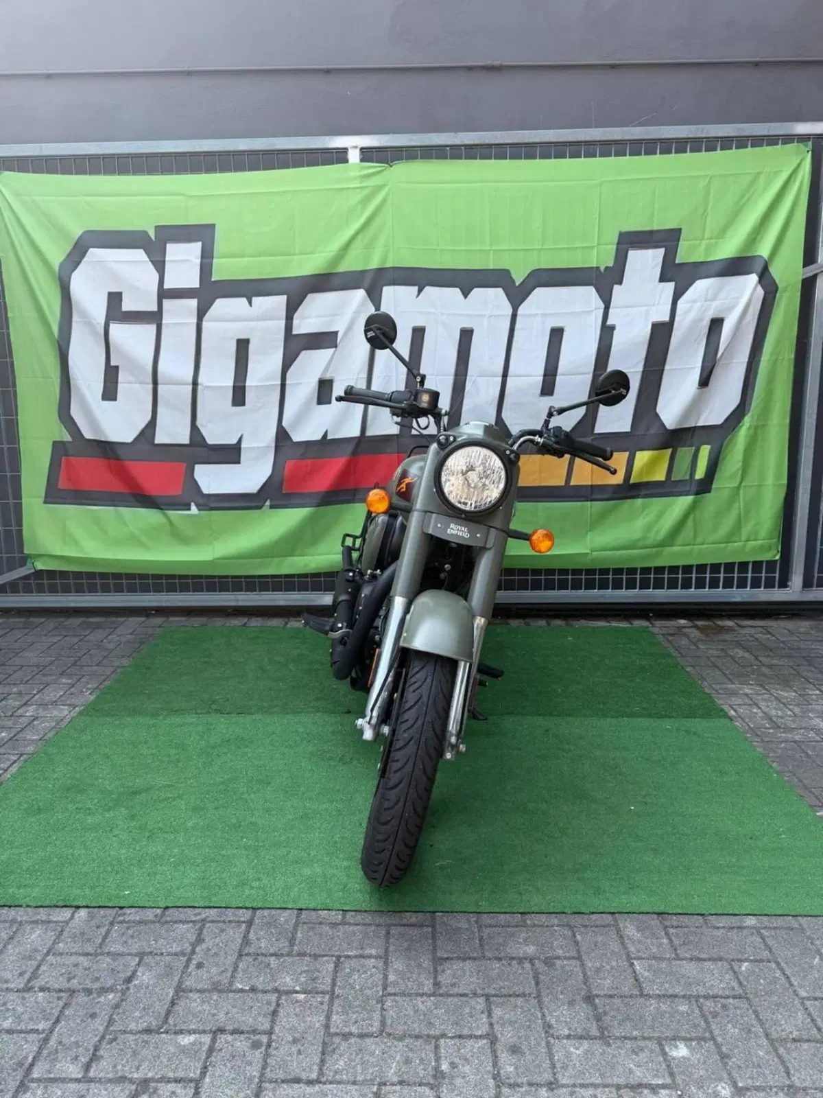 Royal Enfield Classic 350 (2021 - 26) (4)