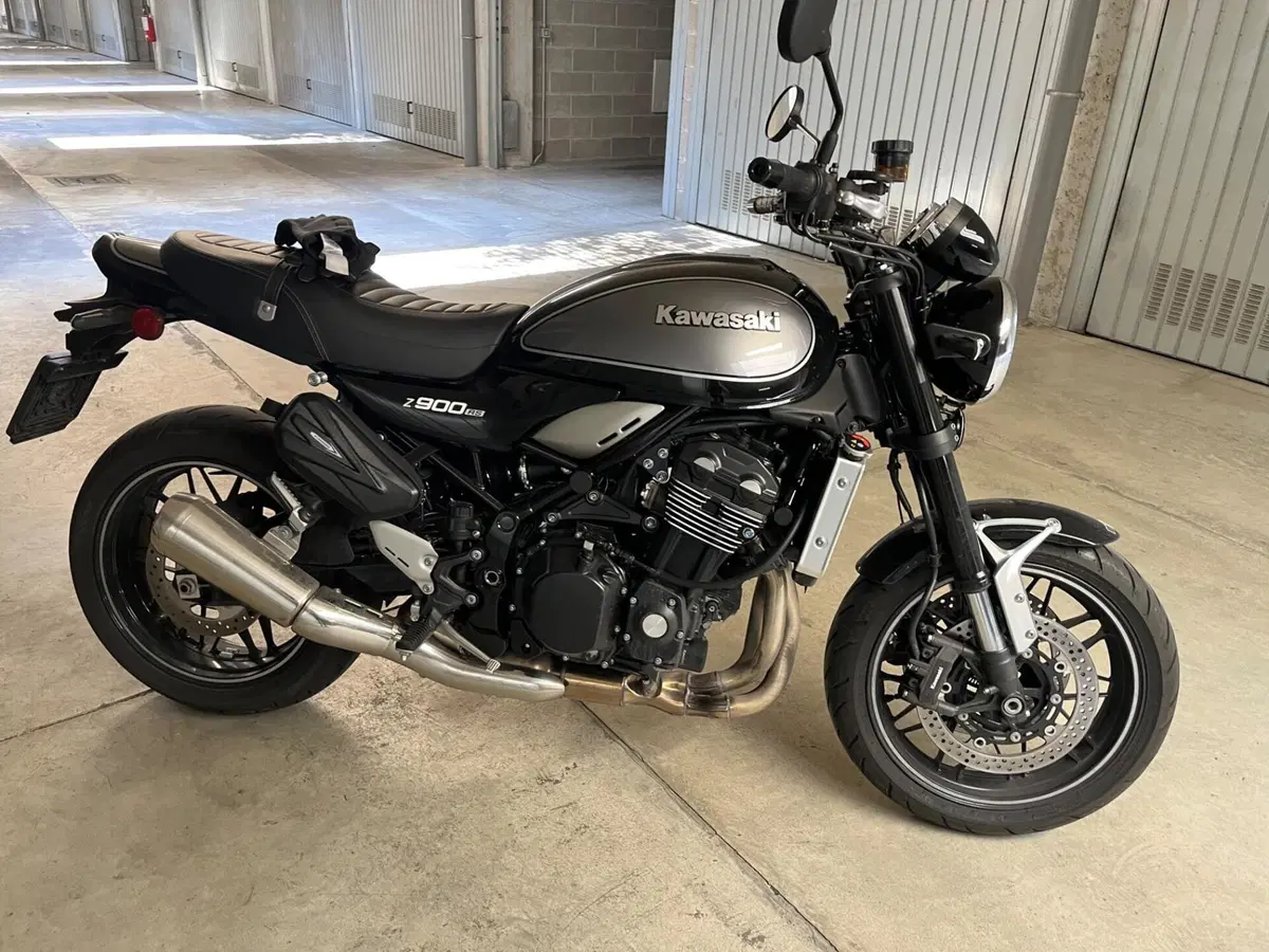 Kawasaki Z 900 RS (2022 - 25) (4)