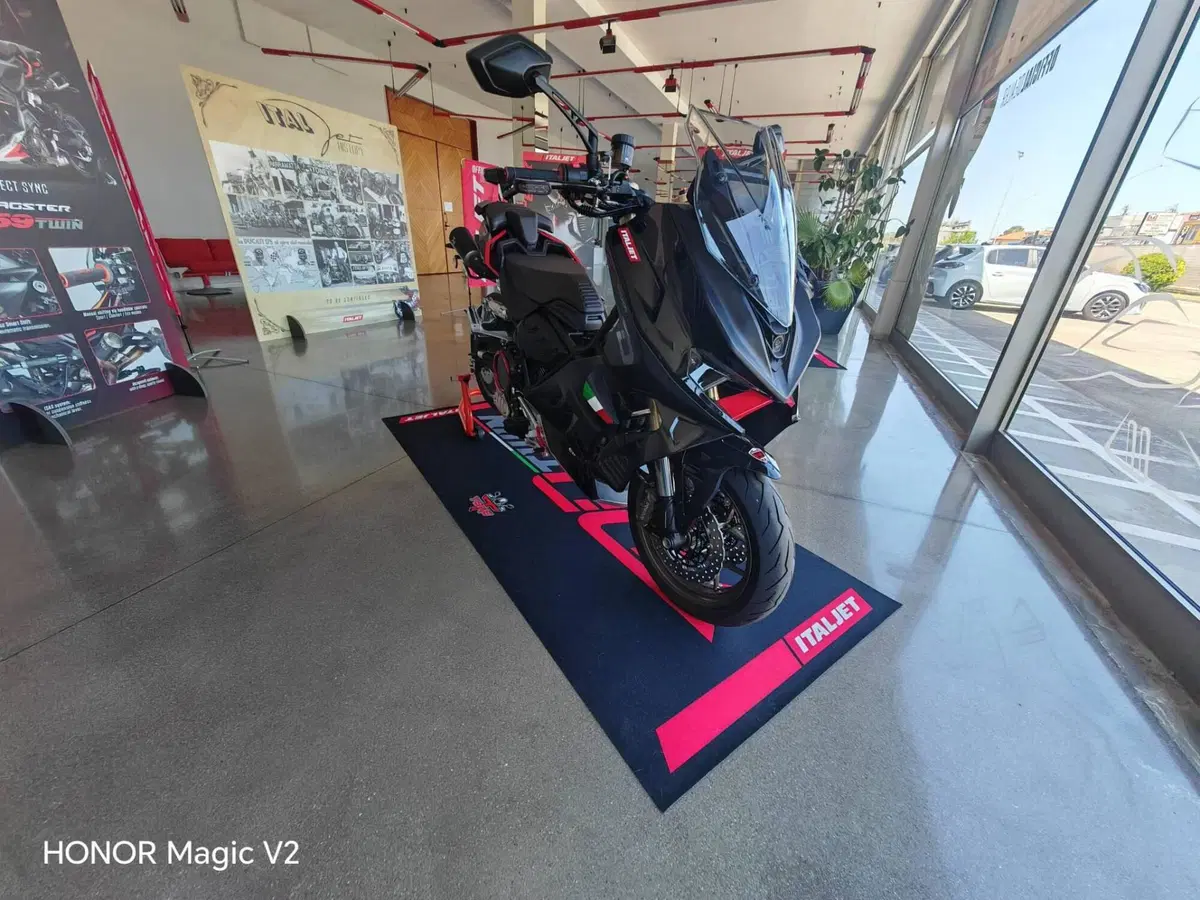Italjet Moto Dragster 700 Twin Limited Factory Edition (2024 - 25) (3)