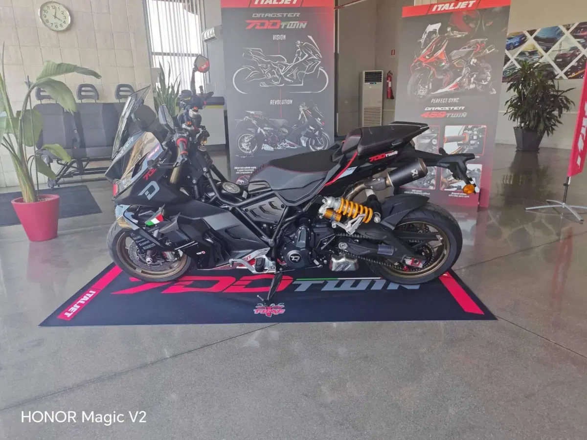 Italjet Moto Dragster 700 Twin Limited Factory Edition (2024 - 25) (9)