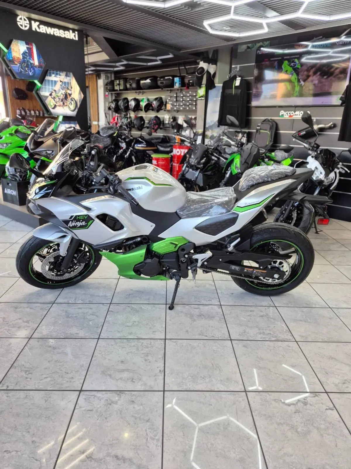Kawasaki Ninja 7 Hybrid (2024 - 26) (4)