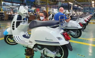 Piaggio corre nel primo semestre con un utile a 30,4 milioni ed Ebitda margin da record