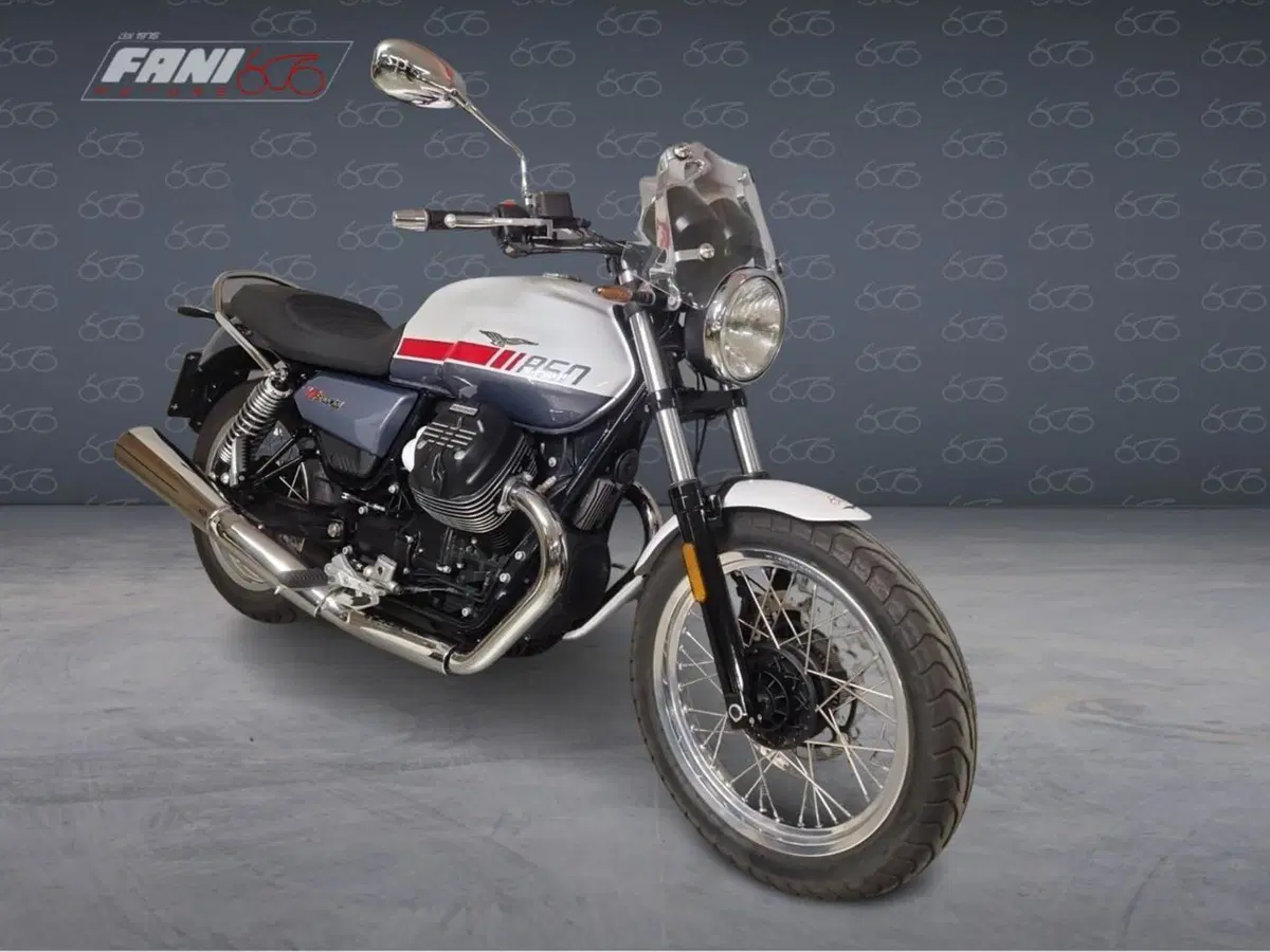 Moto Guzzi V7 Special (2021 - 24) (2)