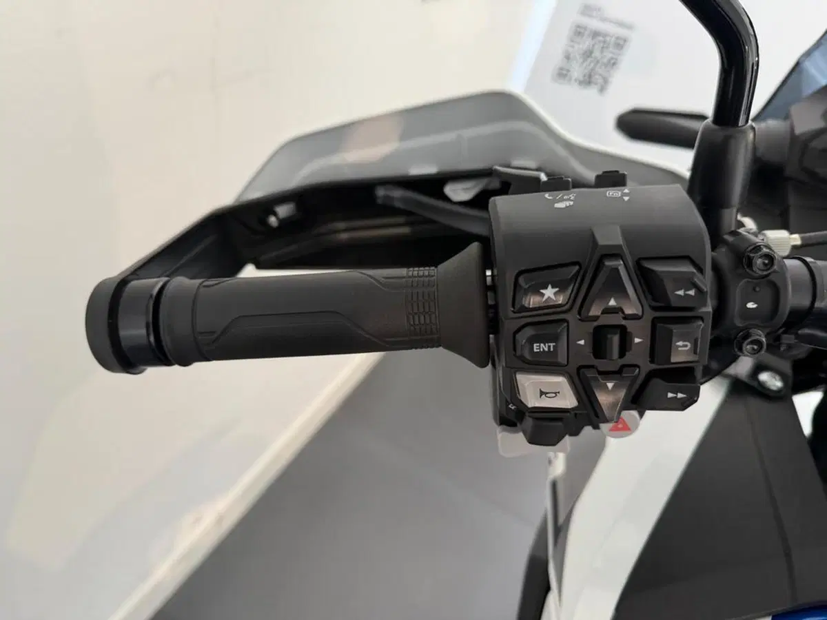 Honda Africa Twin CRF 1100L ES DCT (2024 - 26) (4)
