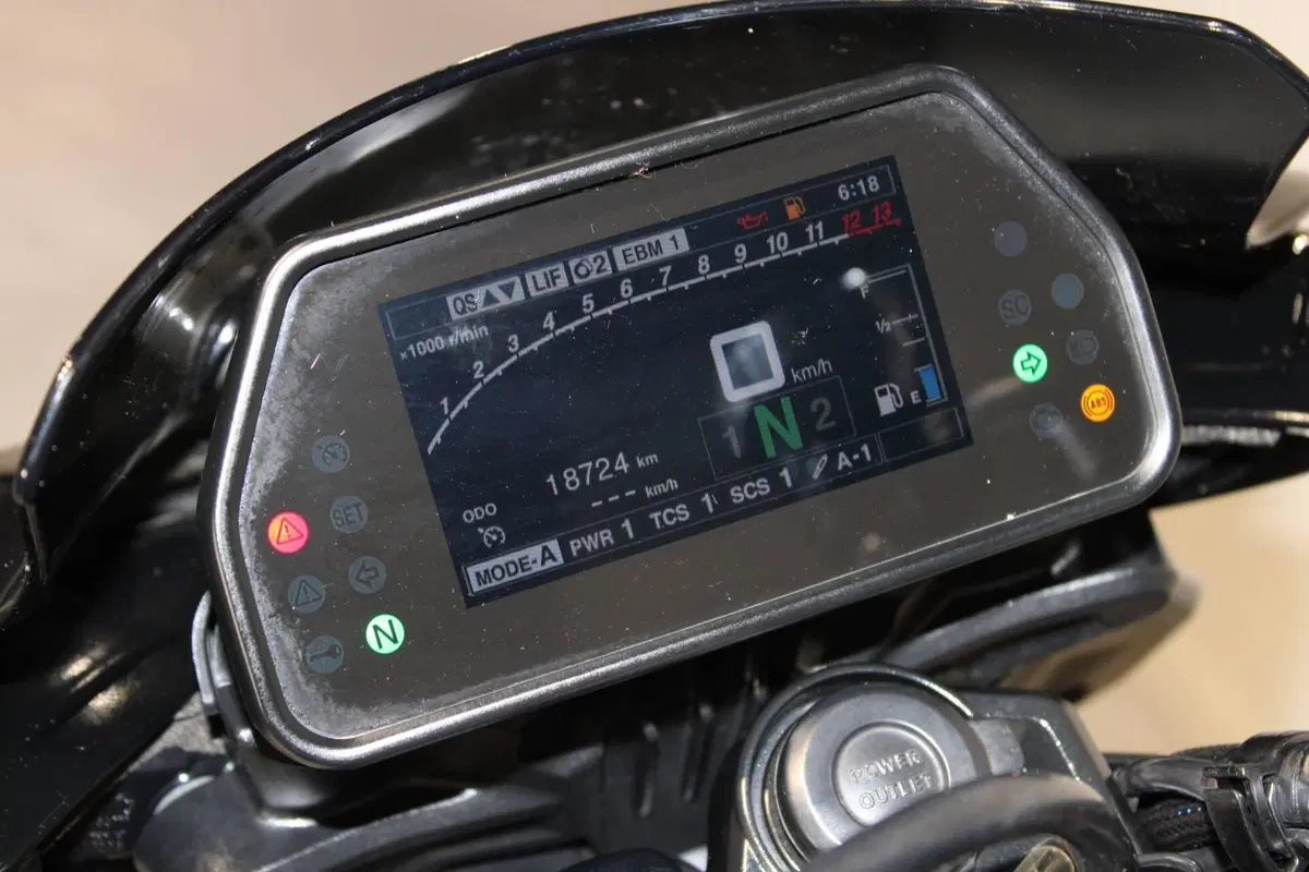 Yamaha MT-10 SP (2022 - 25) (6)
