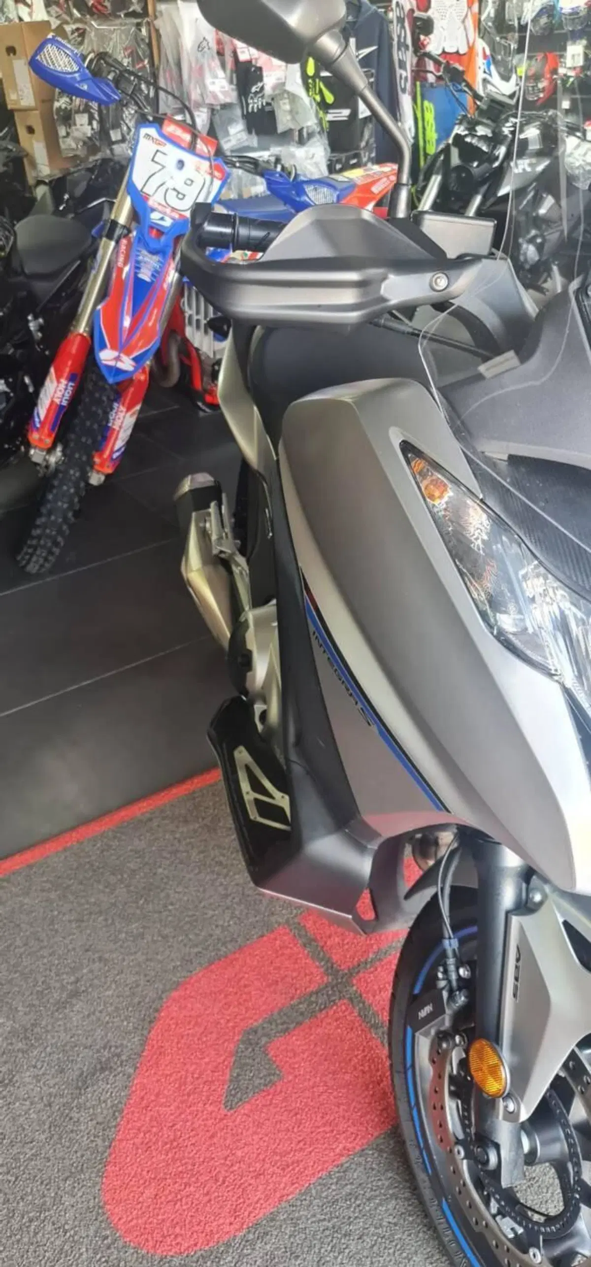 Honda Integra 750 DCT (2016 - 17) (4)