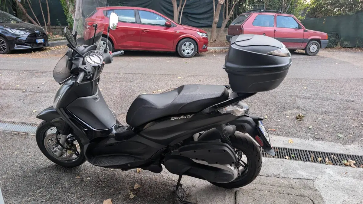 Piaggio Beverly 350 Police ABS-ASR (2018 - 20) (6)