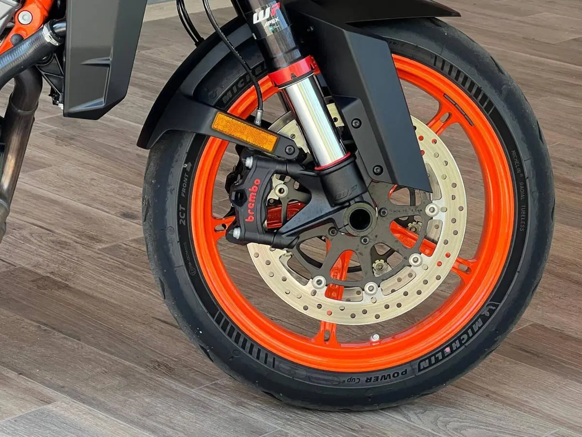 KTM 990 Duke R (2026) (3)