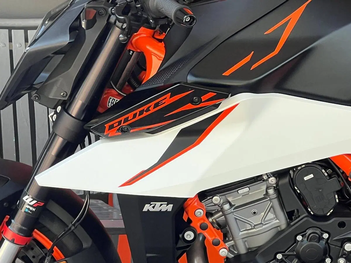KTM 990 Duke R (2026) (9)
