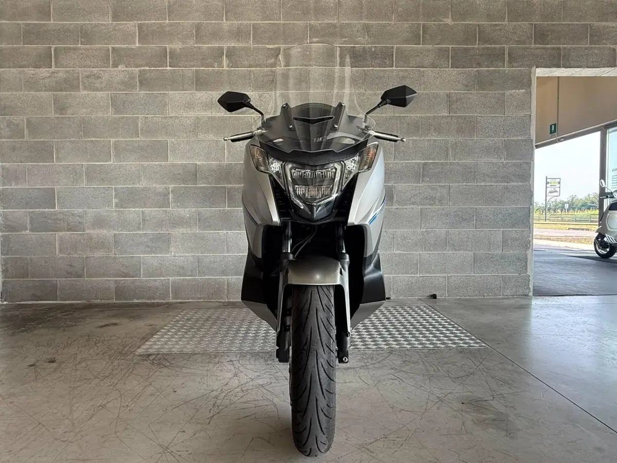 Honda Integra 750 DCT Sport (2017) (2)