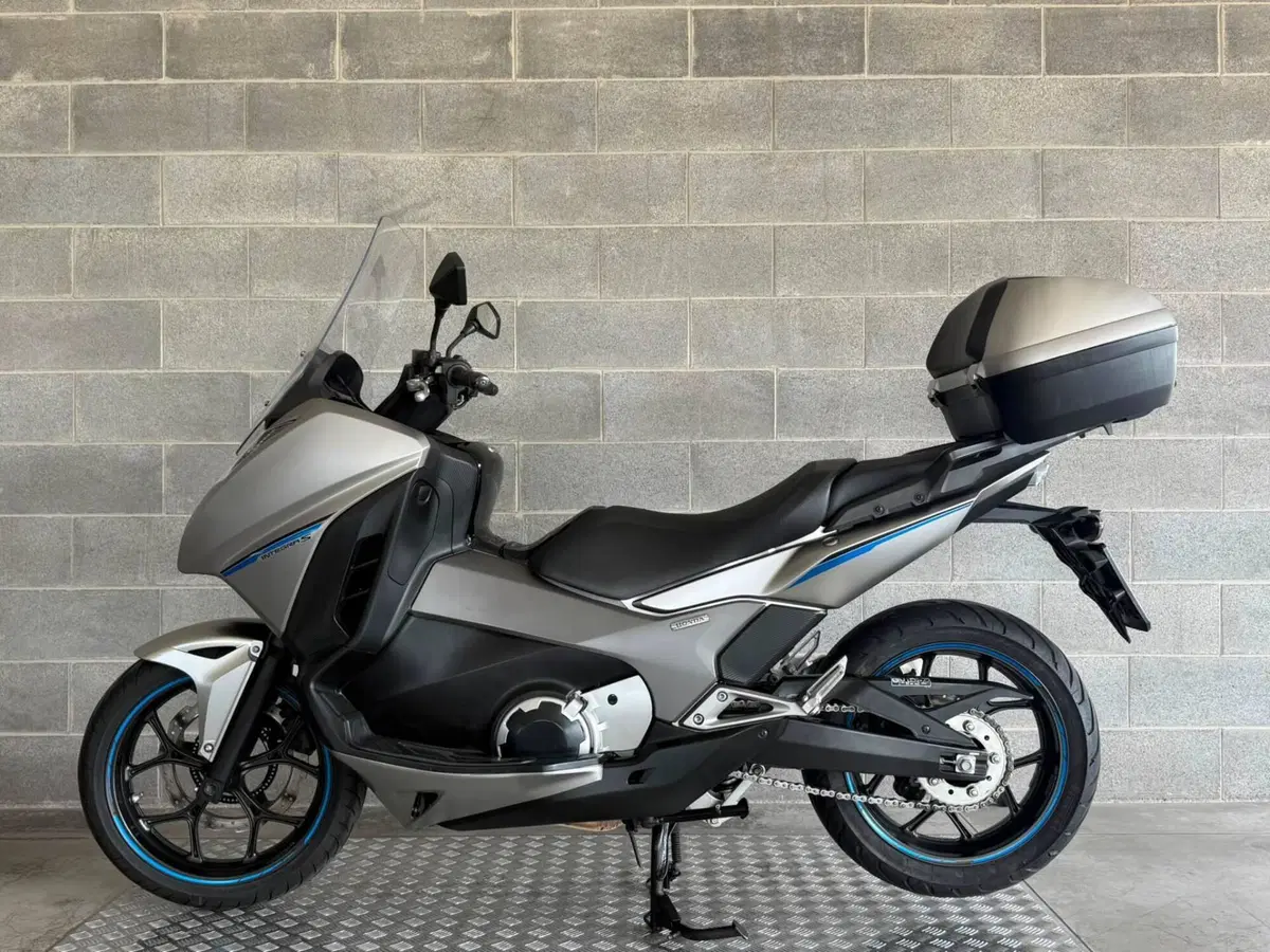 Honda Integra 750 DCT Sport (2017) (4)