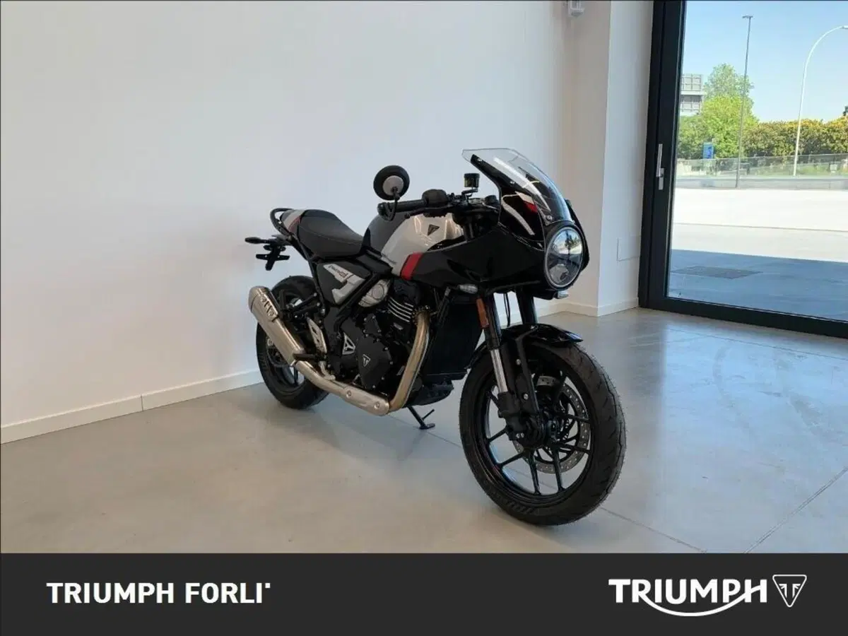 Triumph Thruxton 400 (2026) (2)