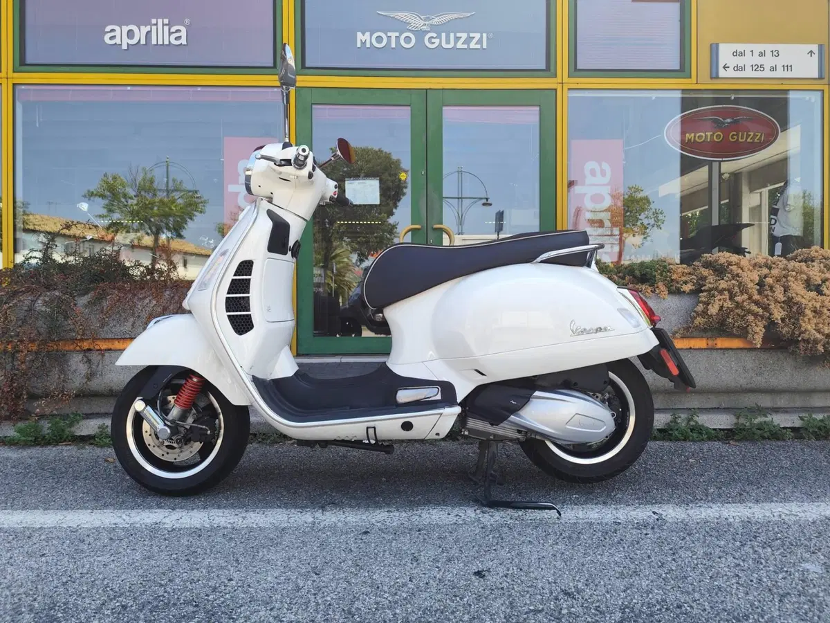 Vespa GTS 300 Super Hpe (2018 - 19)