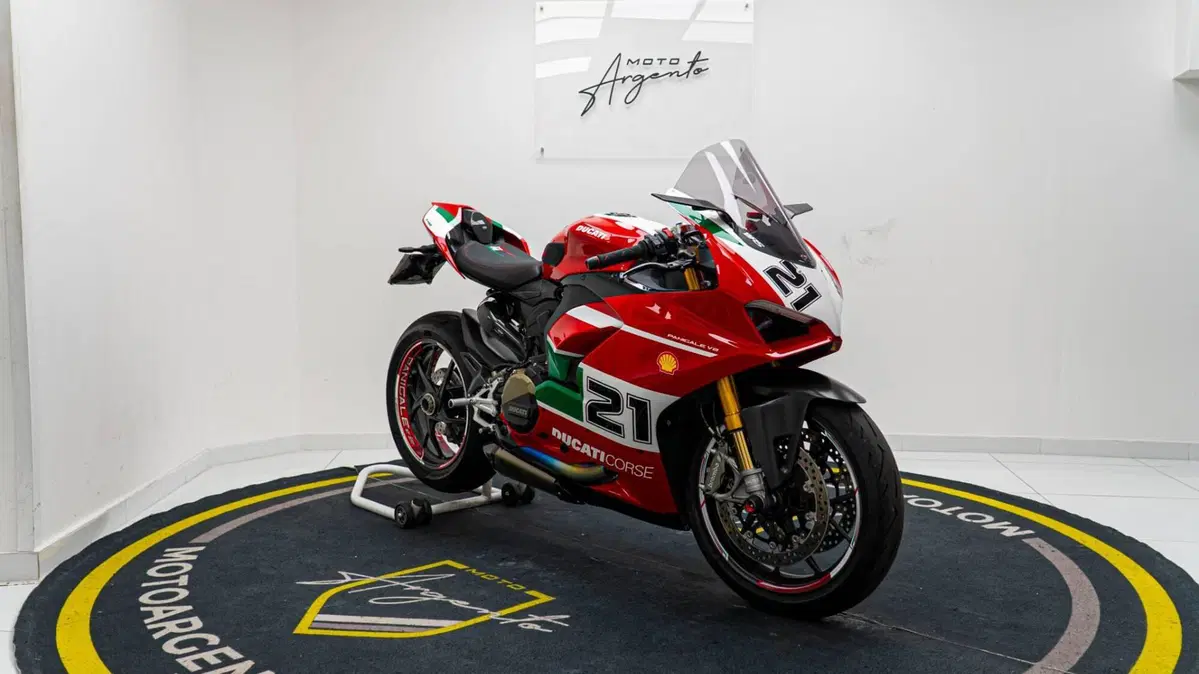 Ducati Panigale V2 Bayliss 1st Championship 20th Anniversary (2021 - 24) (2)