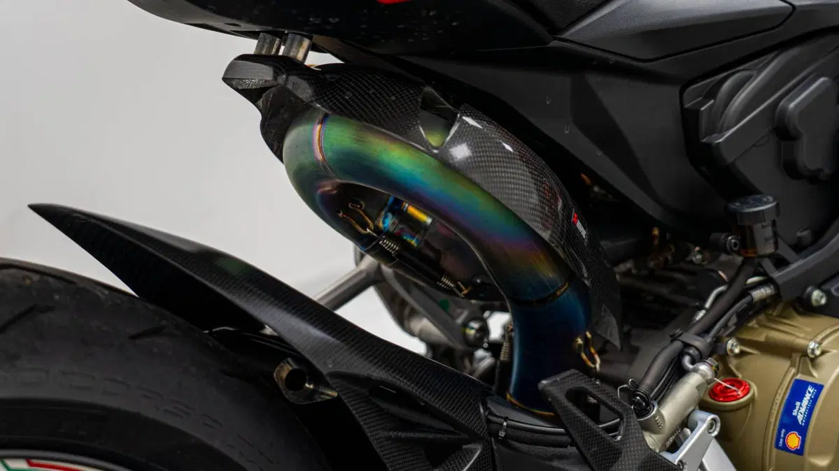 Ducati Panigale V2 Bayliss 1st Championship 20th Anniversary (2021 - 24) (16)