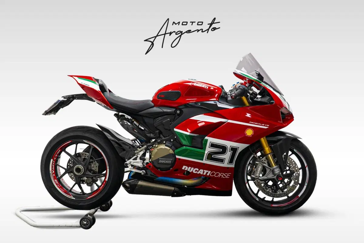 Ducati Panigale V2 Bayliss 1st Championship 20th Anniversary (2021 - 24)