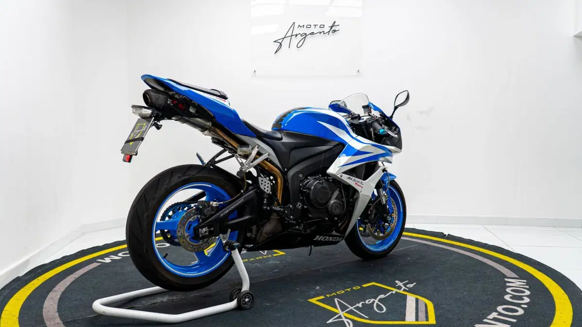 Honda CBR 600 RR (2009 - 12) (4)