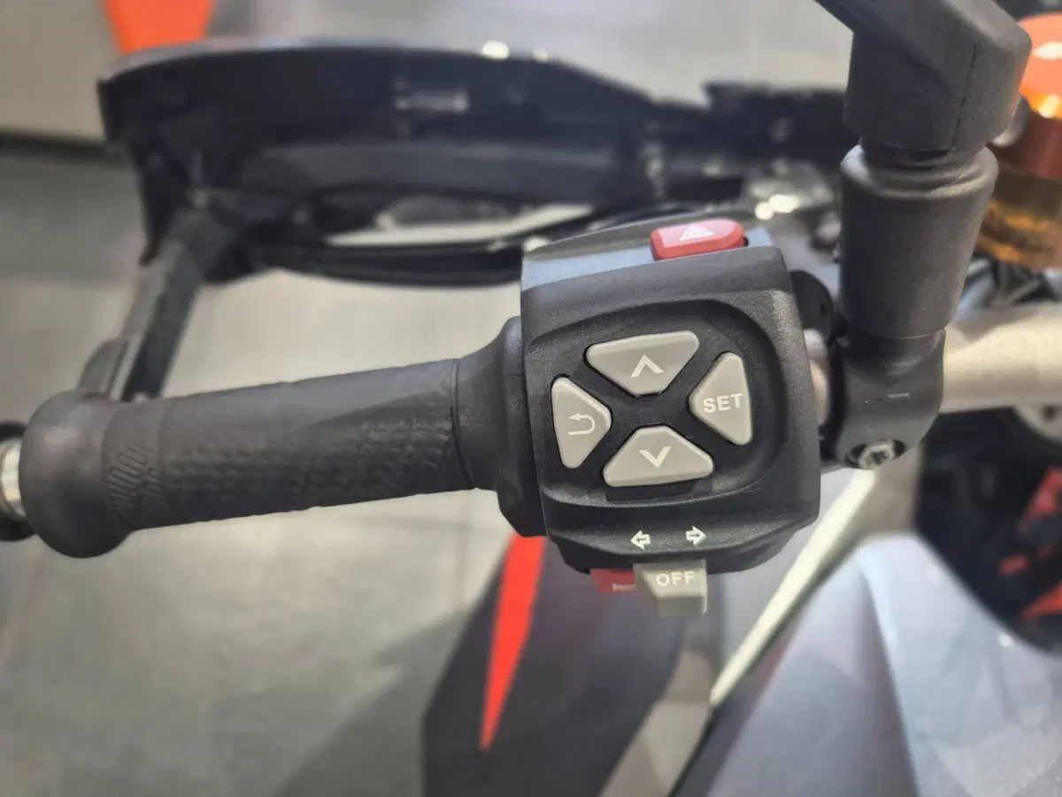KTM 1290 Super Duke GT ABS (2016 - 18) (15)