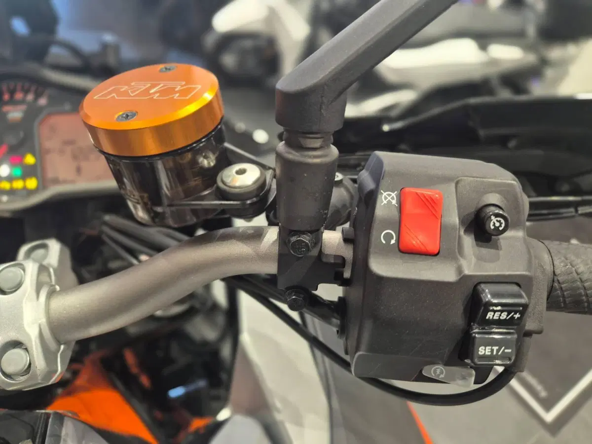 KTM 1290 Super Duke GT ABS (2016 - 18) (18)