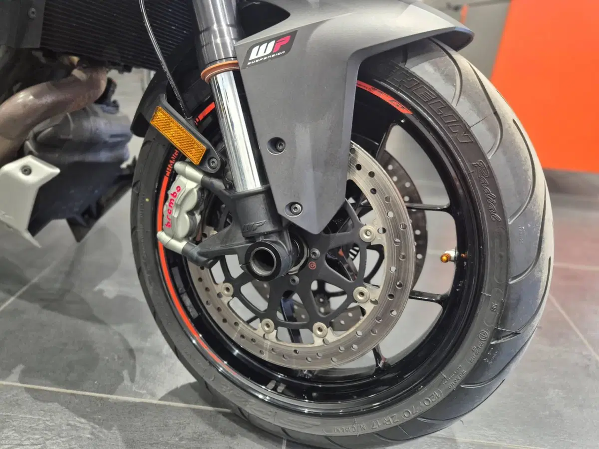 KTM 1290 Super Duke GT ABS (2016 - 18) (11)