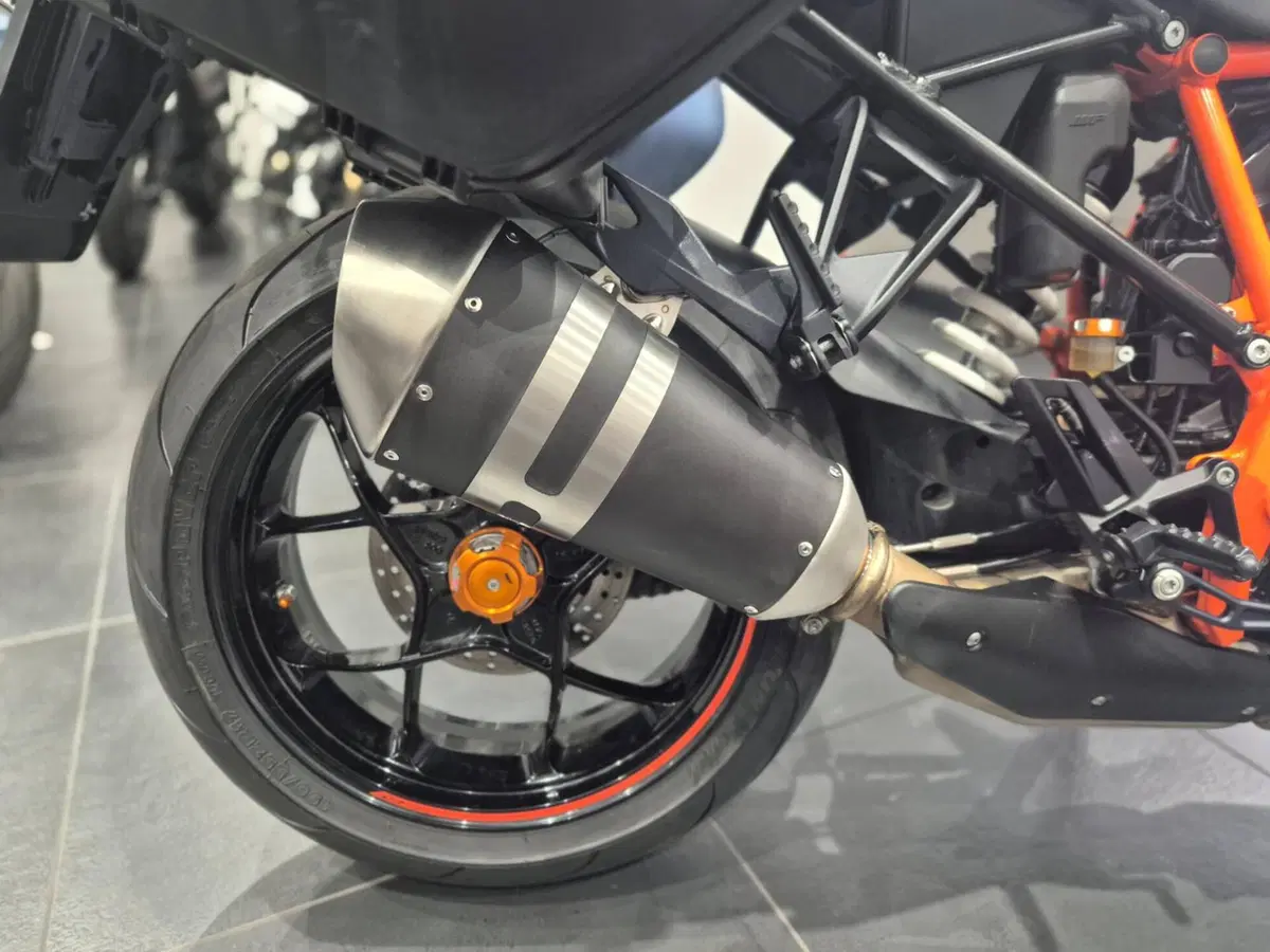 KTM 1290 Super Duke GT ABS (2016 - 18) (5)