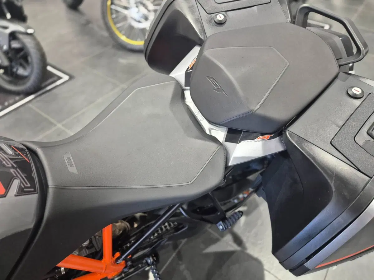 KTM 1290 Super Duke GT ABS (2016 - 18) (12)