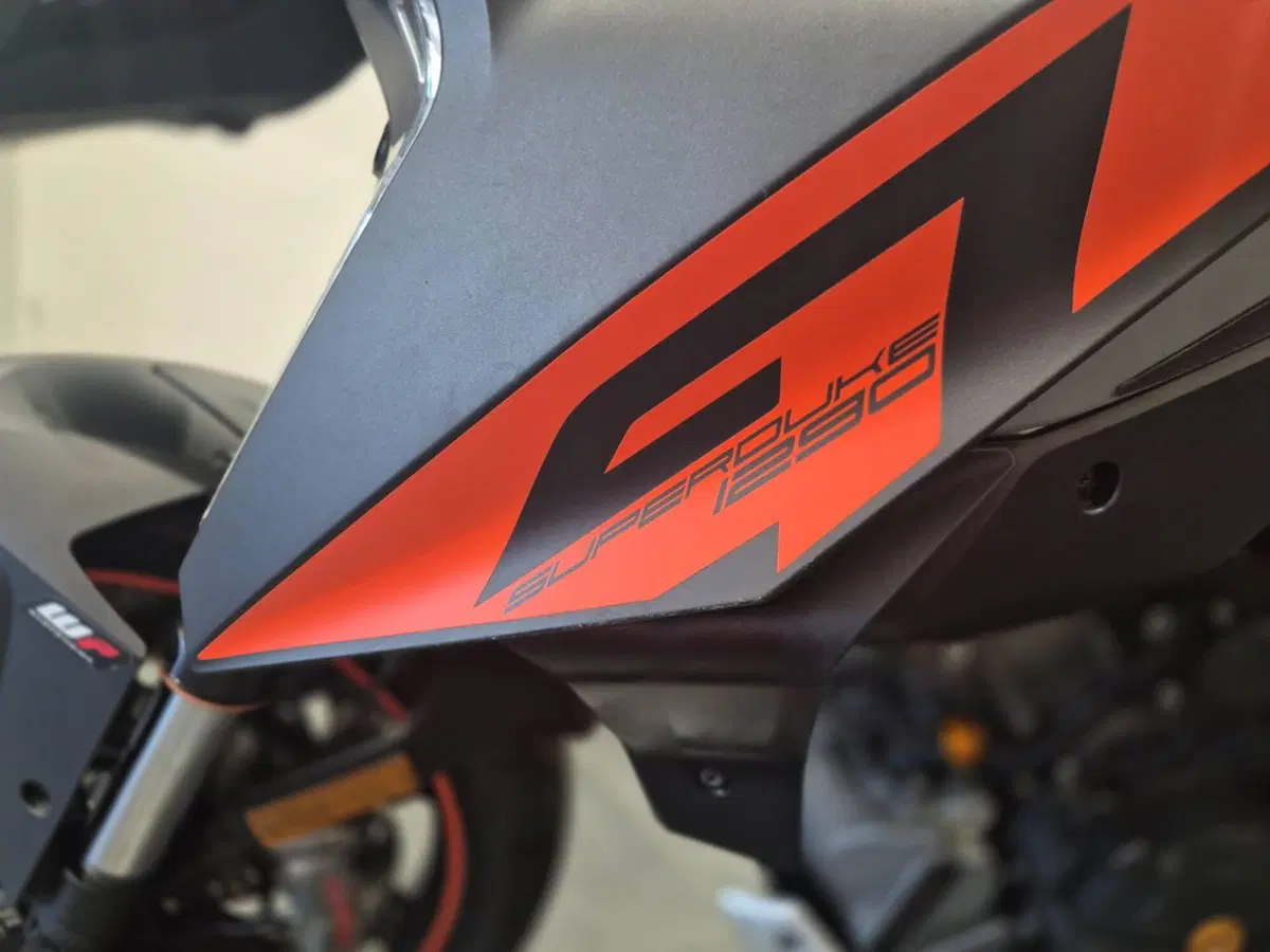 KTM 1290 Super Duke GT ABS (2016 - 18) (6)