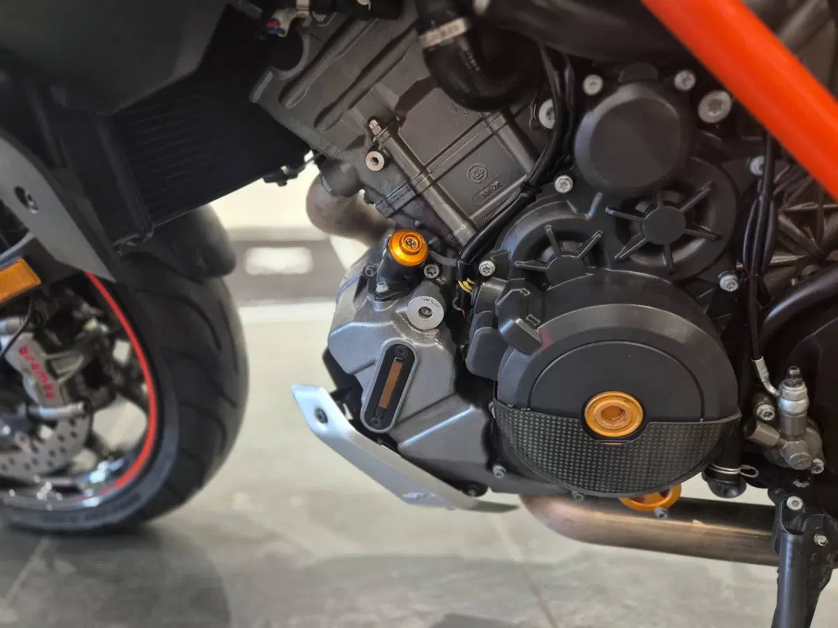 KTM 1290 Super Duke GT ABS (2016 - 18) (7)