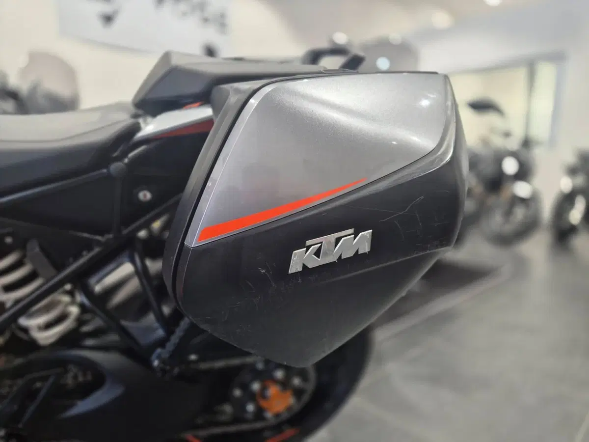 KTM 1290 Super Duke GT ABS (2016 - 18) (9)