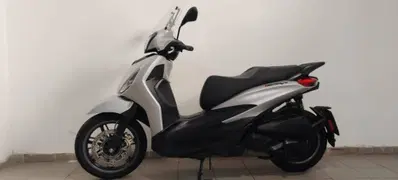 Piaggio Beverly 300 ABS-ASR (2021 - 25) usata