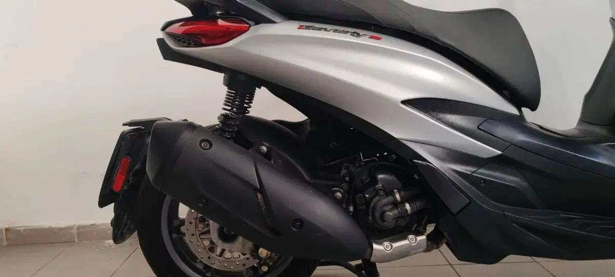 Piaggio Beverly 300 ABS-ASR (2021 - 25) (7)