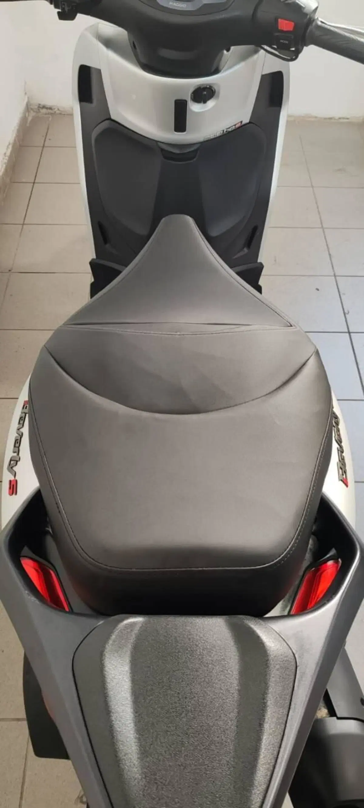 Piaggio Beverly 300 ABS-ASR (2021 - 25) (8)