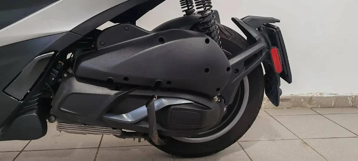 Piaggio Beverly 300 ABS-ASR (2021 - 25) (9)