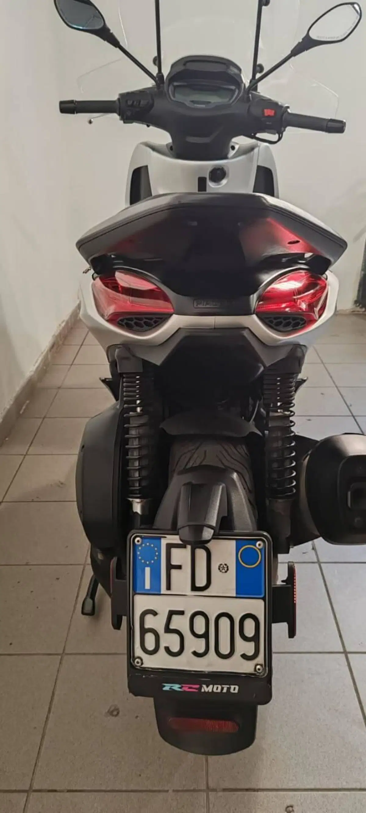 Piaggio Beverly 300 ABS-ASR (2021 - 25) (10)