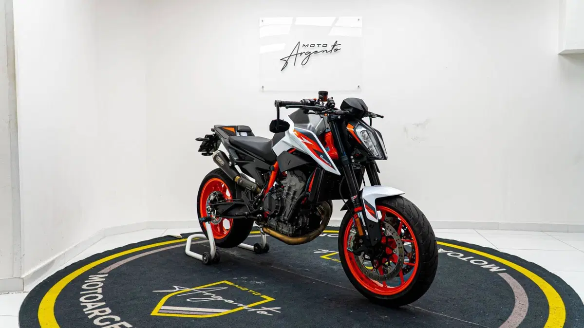 KTM 890 Duke R (2020) (2)
