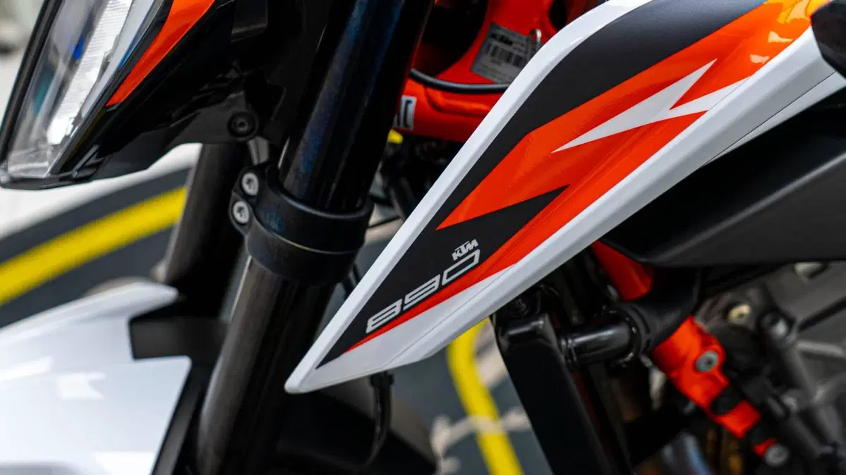 KTM 890 Duke R (2020) (12)
