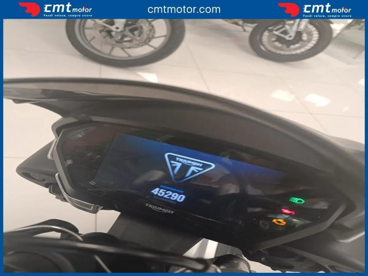 Triumph Street Triple R (2017 - 20) (5)