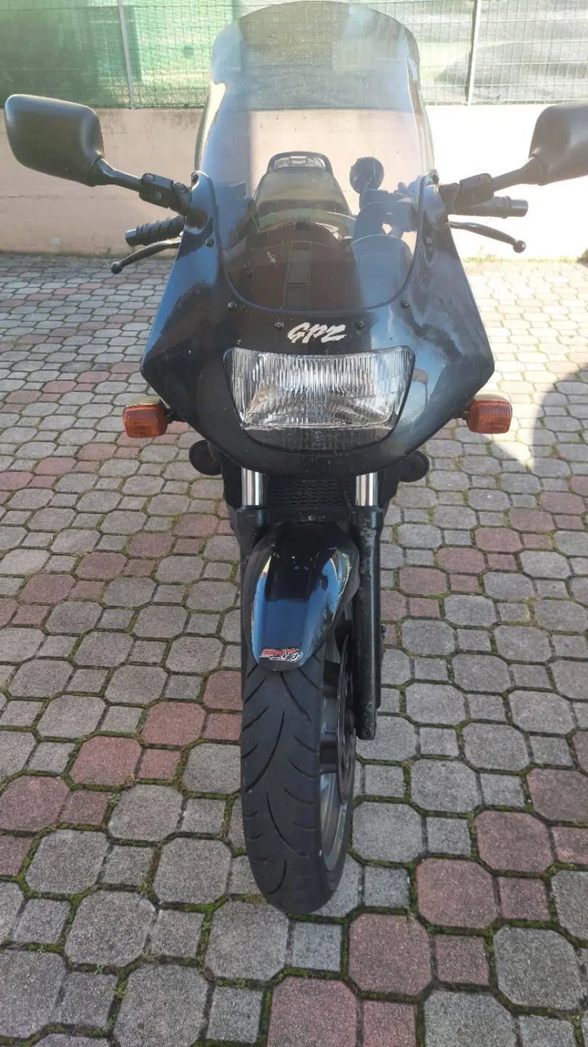 Kawasaki GPZ500S (2)