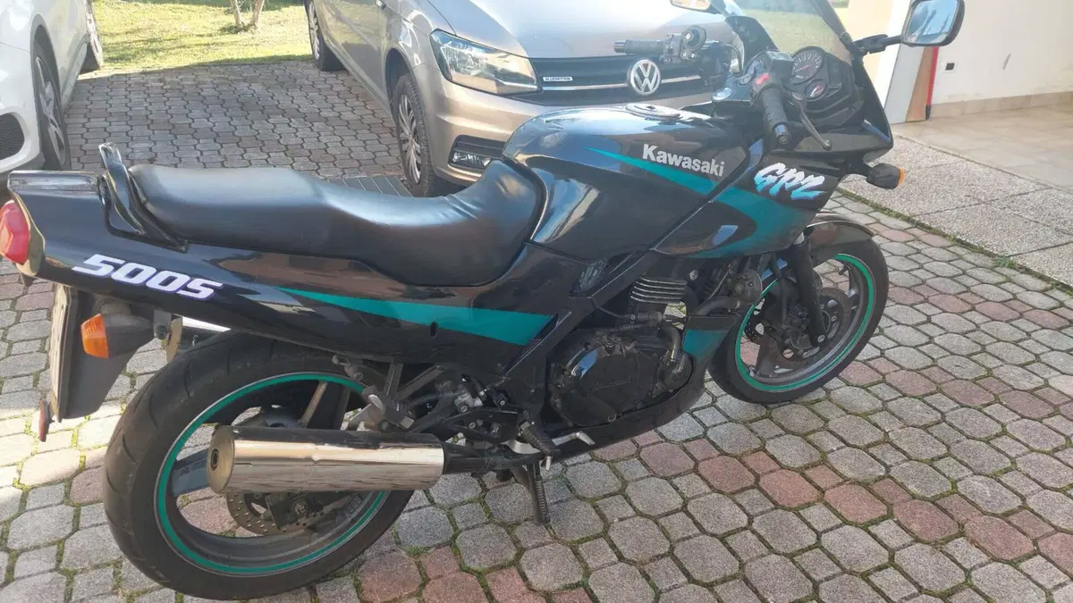 Kawasaki GPZ500S (5)