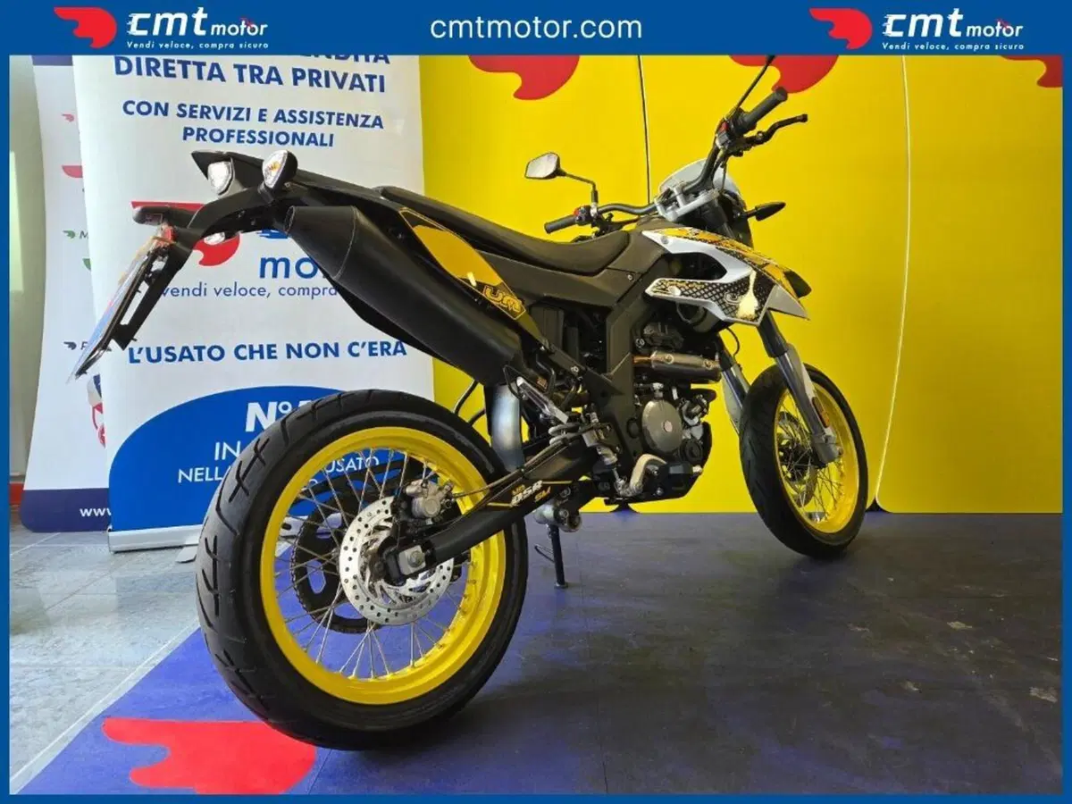 Um Italia DSR 125 SM (2019 - 22) (4)