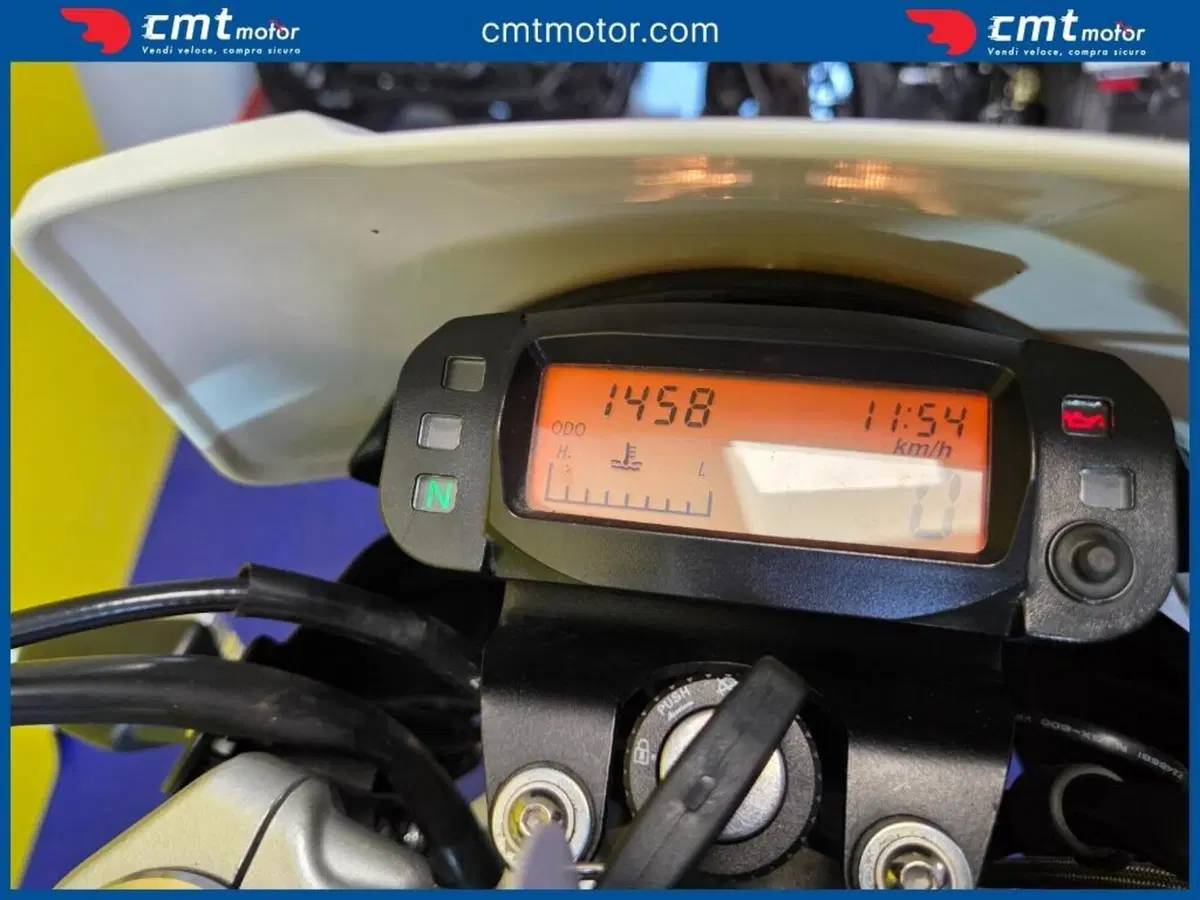 Um Italia DSR 125 SM (2019 - 22) (5)