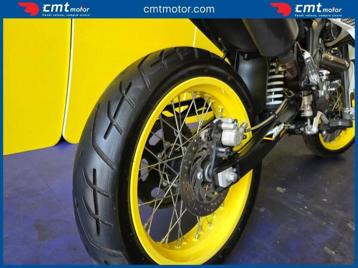 Um Italia DSR 125 SM (2019 - 22) (8)
