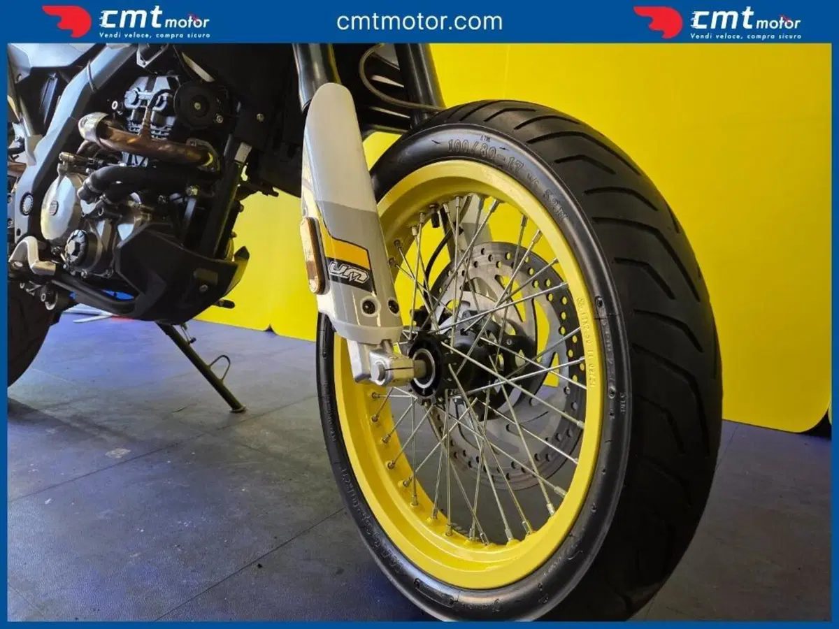 Um Italia DSR 125 SM (2019 - 22) (9)