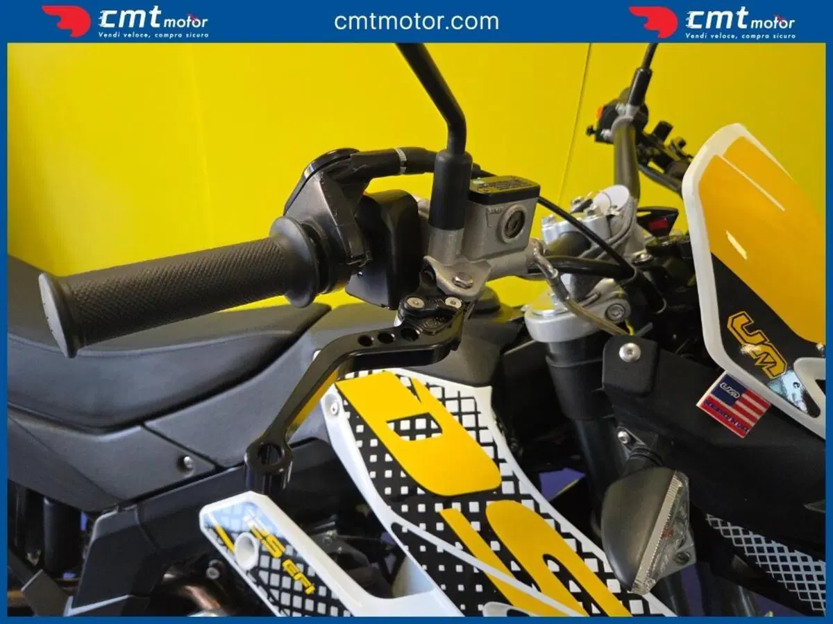 Um Italia DSR 125 SM (2019 - 22) (11)