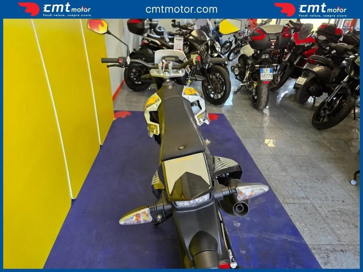 Um Italia DSR 125 SM (2019 - 22) (12)